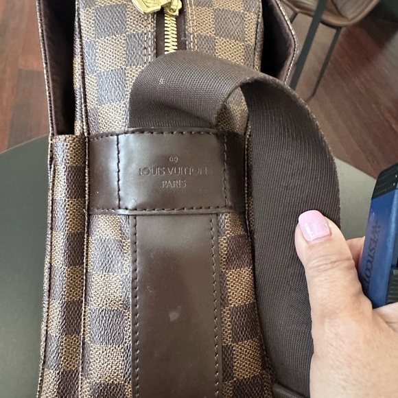 Louis Vuitton Naviglio Damier Ebene Luxury Authentic Messenger Bag - Picture 15 of 17